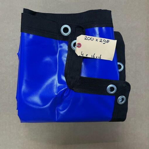 Blauw 600gr PVC zeil 200x298 met 4x16x16 hoekuitsparingen