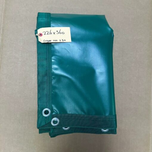 Groen 600gr PVC zeil 226x360cm en ogen om de ong. 30cm